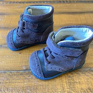 •See Kai Run toddler suede boots• Size 3